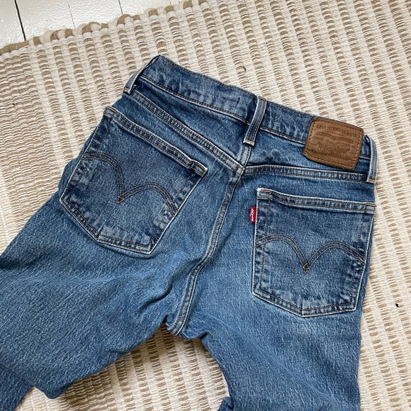 Levi’s wedgie straight 24x26 - Picture 6 of 7